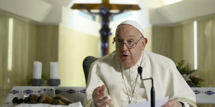 Papa Francisco aumentou fisioterapia e participou no início da Quaresma