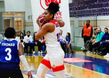 Damiris brilha com 19 pontos e garante Botas nos playoffs