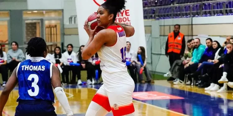 Damiris brilha com 19 pontos e garante Botas nos playoffs