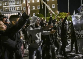 Protestos na Grécia pedem responsabilidade política por desastre ferroviário