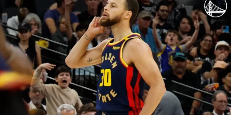 Warriors atropela Spurs e retorna à zona de vaga aos playoffs