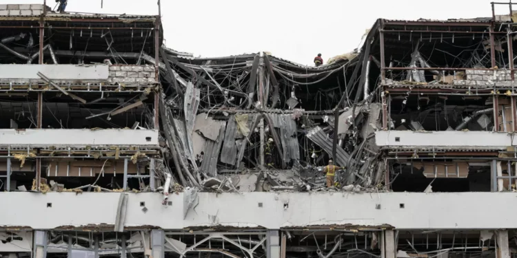 Kyiv convoca embaixador chinês para protestar por apoio à Rússia