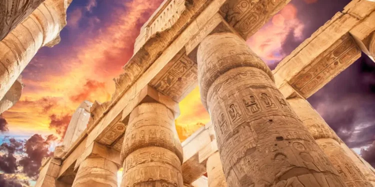 A mensagem oculta escondida em um obelisco egípcio de 3.300 anos em Paris