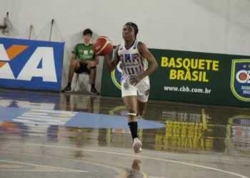 Mayra Caicedo é cestinha em quarta vitória do Mesquita na LBF
