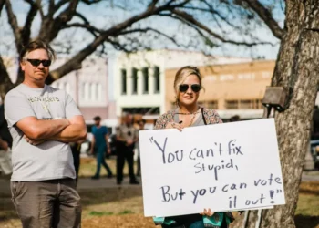 “A Importância Necessária da Política para a Sociedade”