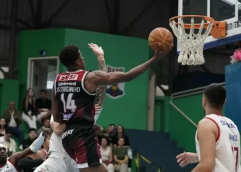 Franca bate Pato Basquete e mantém sequência de vitórias