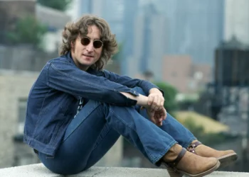 O raríssimo e milenar objeto egípcio que John Lennon tinha na sala de casa