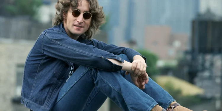 O raríssimo e milenar objeto egípcio que John Lennon tinha na sala de casa