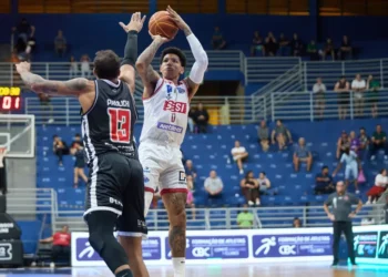 Sesi Franca amassa o Vasco e garante terceiro lugar do NBB
