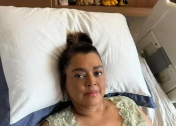 Preta Gil recebe alta após 15 dias de internação: ‘Bem e em casa’