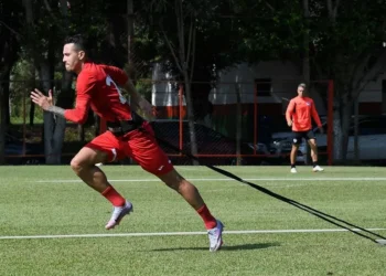 De Paula analisa vitória em jogo-treino e elogia elenco da Portuguesa
