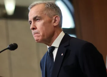 Canadá aplica tarifa de 25% sobre importações de automóveis dos EUA