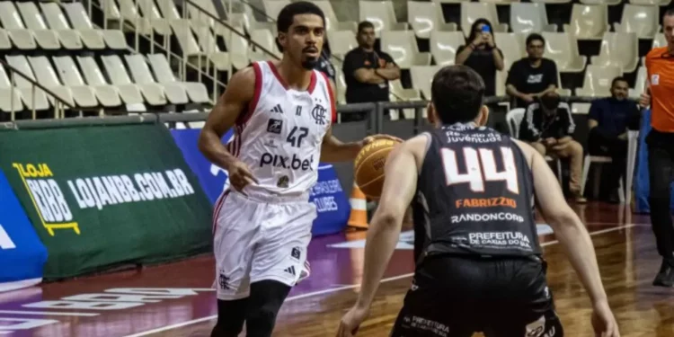 Com drama no fim, Flamengo faz 2-1 na série contra o Caxias