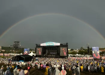 Do pop ao indie rock: como foi o show do filho de Bono, do U2, no Lolla