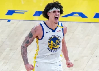 Gui Santos e Curry brilham na vitória do Warriors sobre o Suns