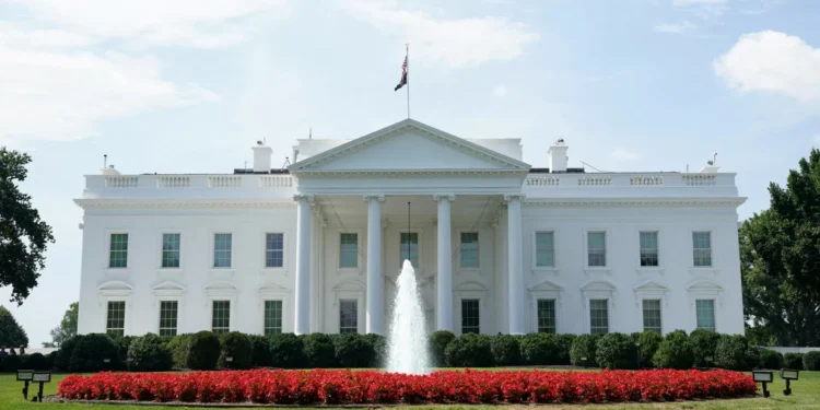 EUA não aplicarão taxas de 10% ao México e ao Canadá