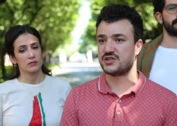 Juíza dos EUA valida deportação de ativista estudantil Mahmoud Khalil