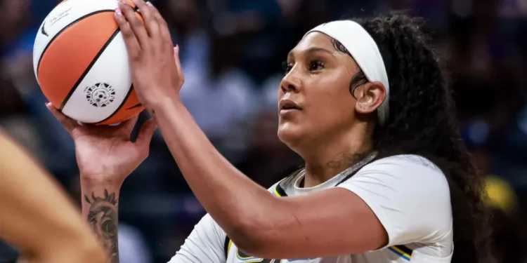 Kamilla é destaque em vitória do Sky no amistoso contra Lynx