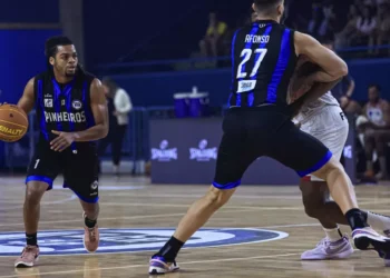 Pinheiros empata série e leva duelo contra Franca ao jogo 5