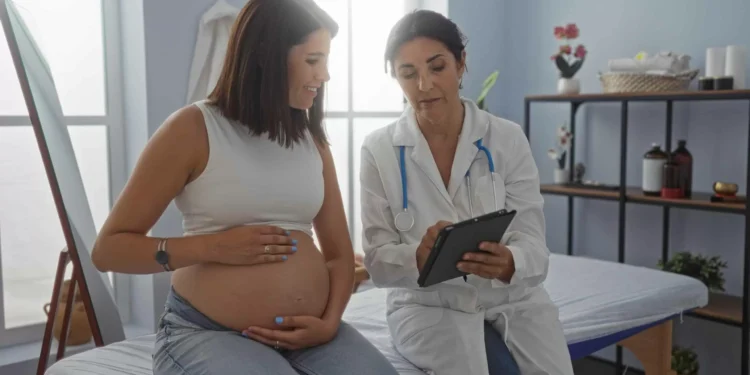 Brasil tem queda histórica no número de nascimentos, diz IBGE