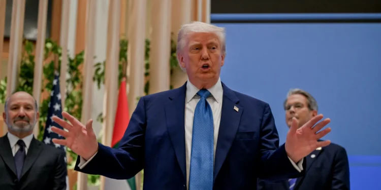 Juiz acusa Trump de “criar o caos” com expulsões de imigrantes