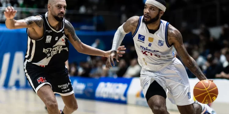 Minas aposenta Marquinhos e avança à semifinal do NBB