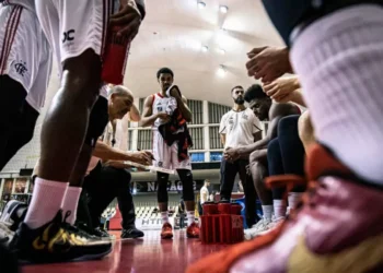 Técnico do Flamengo diz caminho para fechar série contra Timão