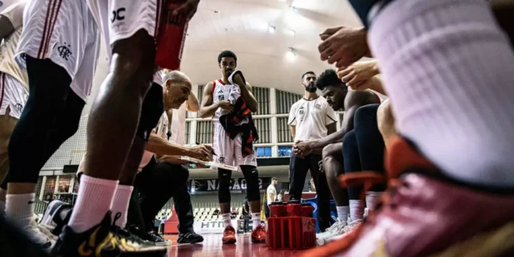 Técnico do Flamengo diz caminho para fechar série contra Timão