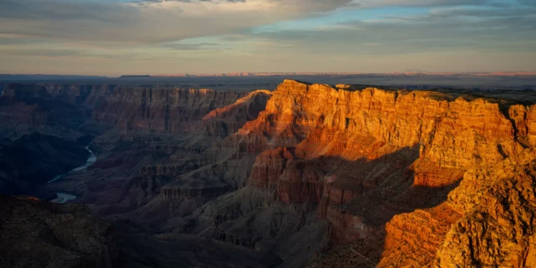 Homem de 74 anos morre em trilho “extenuante” do Grand Canyon