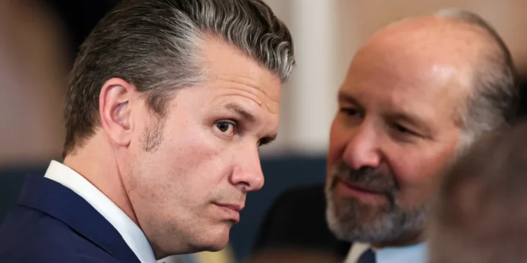 Administração Trump ordena redução de 20% no topo da hierarquia militar