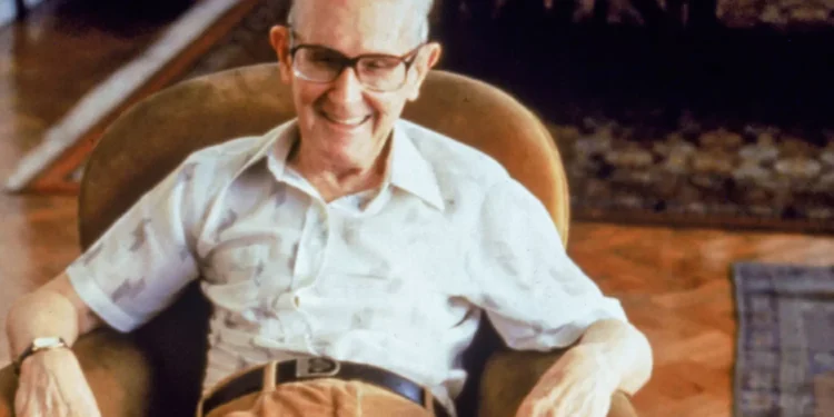 Música inspirada em Carlos Drummond de Andrade ganha clipe feito com IA