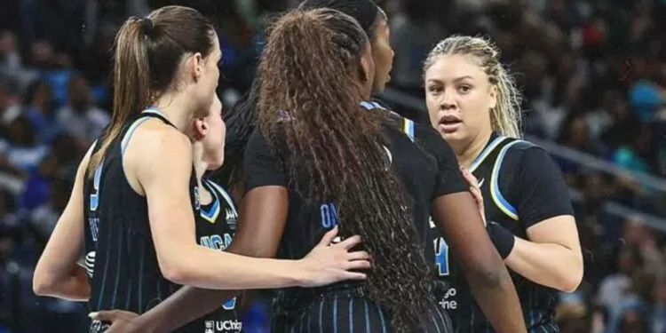 Chicago Sky, de Kamilla Cardoso, perde novamente na WNBA