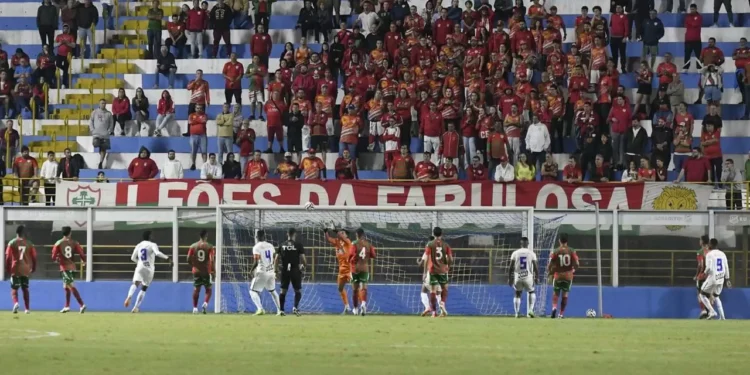 Uniformizada da Lusa organiza caravana para o jogo contra o Porto Vitória-ES