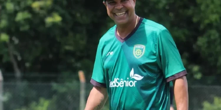 Vitória da Portuguesa derruba técnico do Porto Vitória-ES
