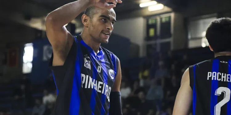 Pinheiros é o último classificado para as quartas de final do NBB