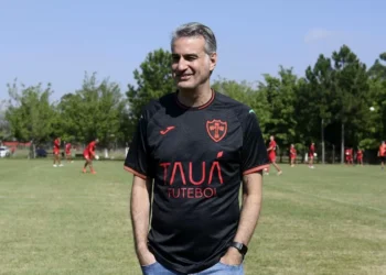 Bourgeois exalta resultado fora de casa e chama torcida ao Canindé