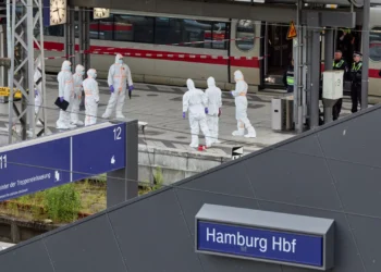 Feridos em ataque na Alemanha subiram para 17. Mulher “agiu sozinha”