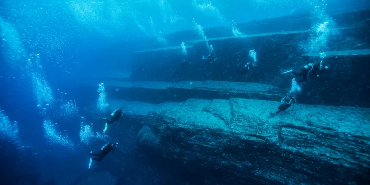 Aumenta mistério sobre monumento submerso no Pacífico