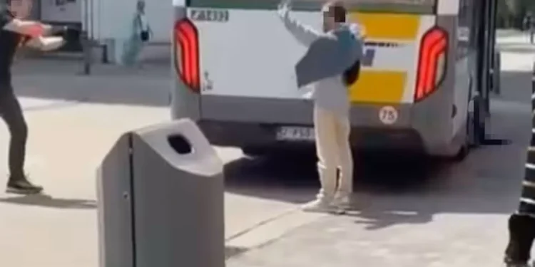 Vídeo mostra detenção de homem que matou idoso em autocarro na Bélgica