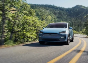 Tesla lança novos modelos S e X com melhorias e aumento de preço