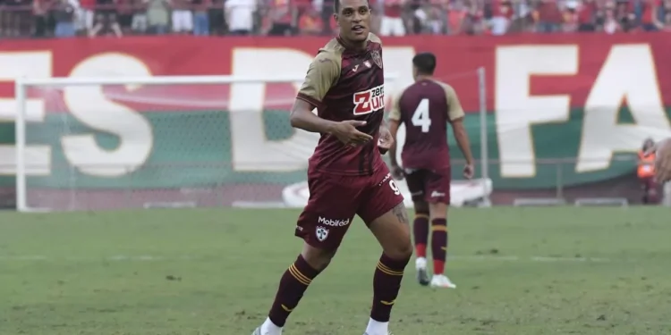 De volta ao campo, Lohan celebra recuperação e projeta retorno no Canindé