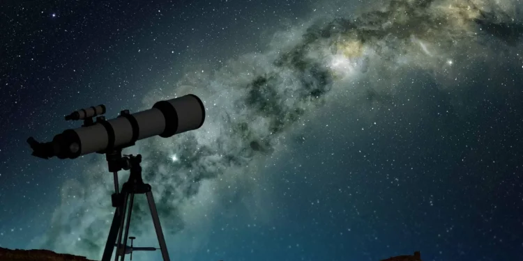 Brasileira de 19 anos classifica mais de mil galáxias em apenas cinco dias