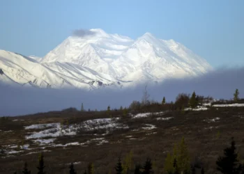 Alpinista encontrado morto dois dias após queda de 900m no Monte McKinley
