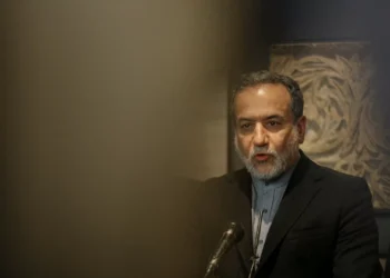 MNE iraniano reúne-se hoje com presidente da AIEA