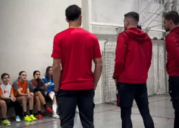 Jogadores da Lusa participam de ação em colégio de SP