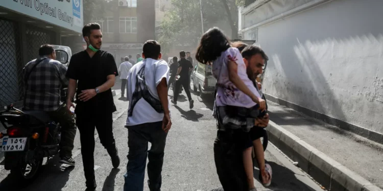 Ataques israelitas mataram 224 pessoas em três dias, revela o Irão