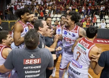 Franca elimina Flamengo no Rio e mantém vivo sonho do tetra