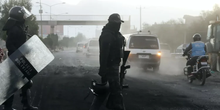 Agente morre em confrontos entre polícia e apoiantes de Evo Morales