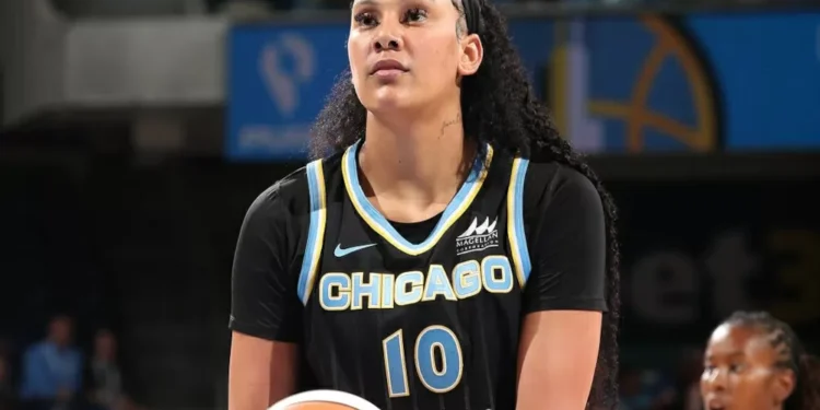 Titular, Kamilla Cardoso é discreta em triunfo do Chicago Sky