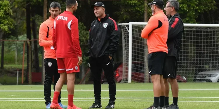 Lusa volta aos treinos com dois retornos em meio à pausa no calendário da Série D